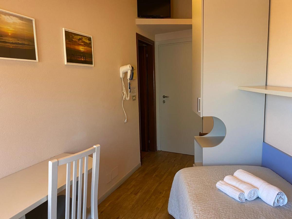 Hotel Moderno - Bed & Breakfast Cervia Eksteriør bilde