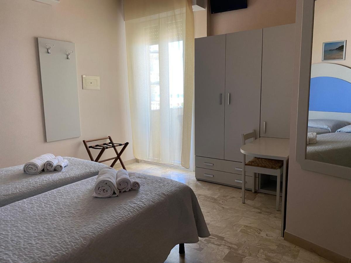 Hotel Moderno - Bed & Breakfast Cervia Eksteriør bilde