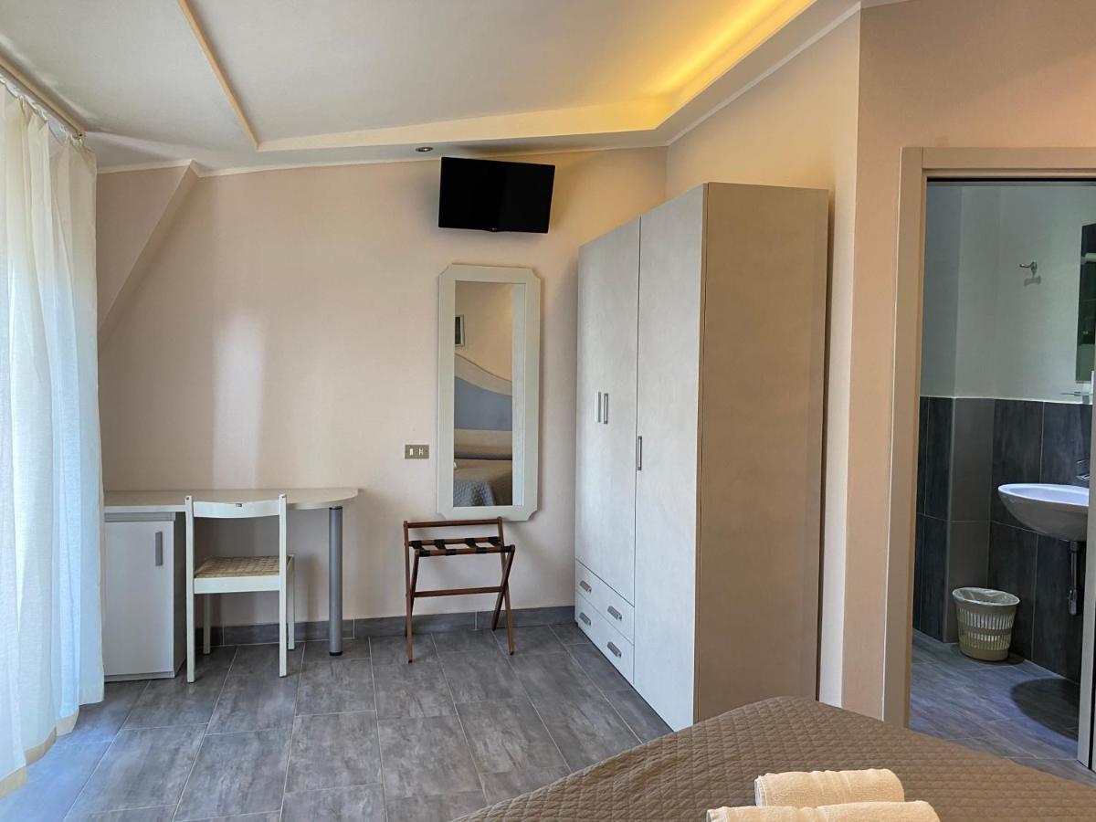 Hotel Moderno - Bed & Breakfast Cervia Eksteriør bilde