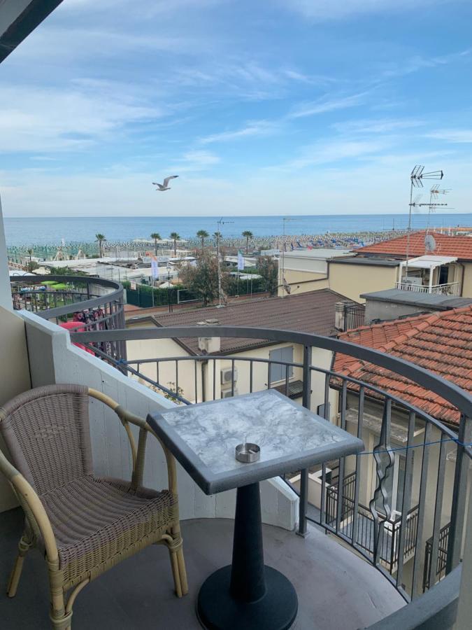 Hotel Moderno - Bed & Breakfast Cervia Eksteriør bilde