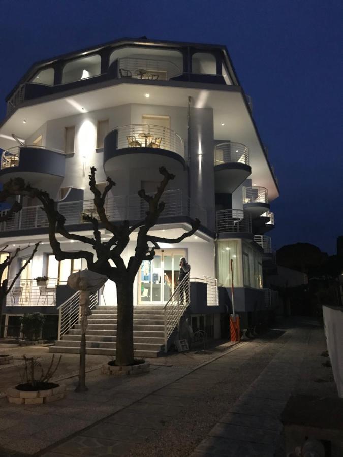 Hotel Moderno - Bed & Breakfast Cervia Eksteriør bilde