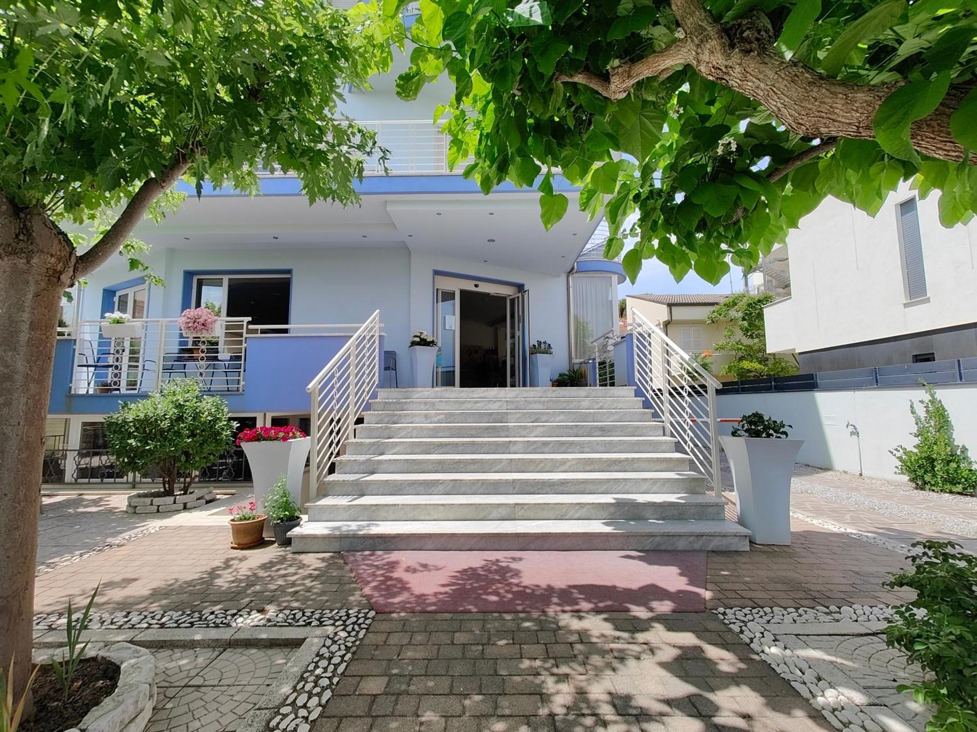 Hotel Moderno - Bed & Breakfast Cervia Eksteriør bilde