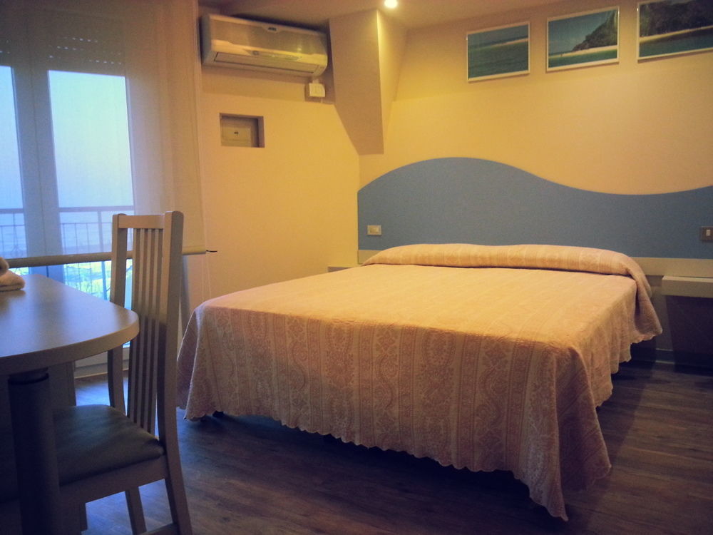 Hotel Moderno - Bed & Breakfast Cervia Eksteriør bilde
