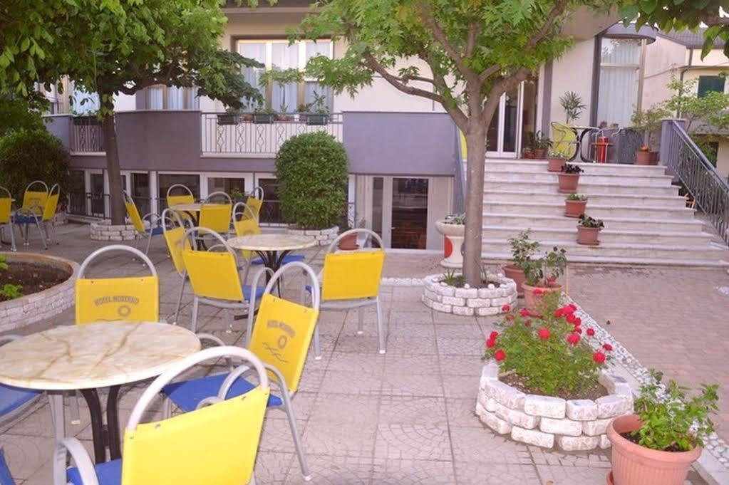 Hotel Moderno - Bed & Breakfast Cervia Eksteriør bilde