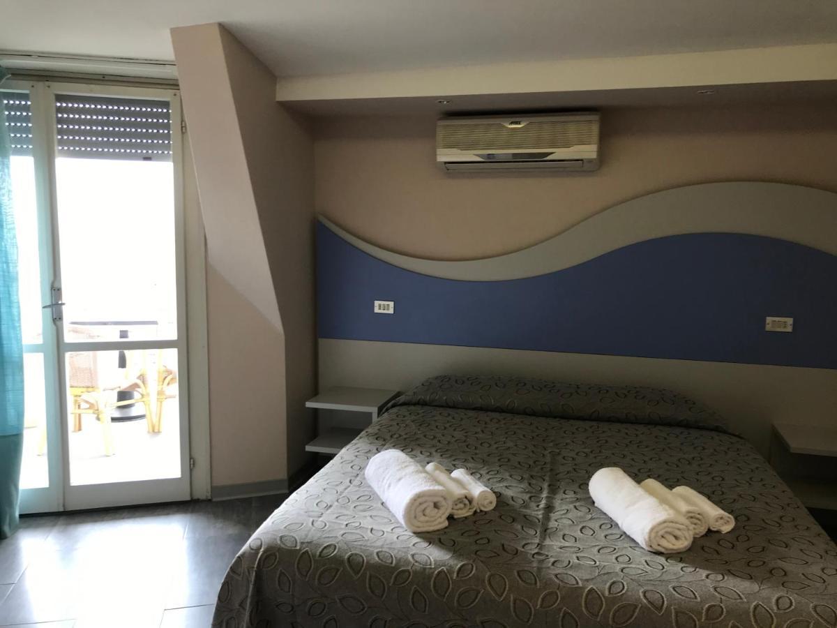 Hotel Moderno - Bed & Breakfast Cervia Eksteriør bilde